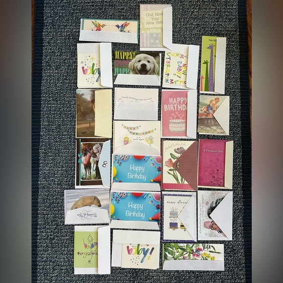 New 23 of different brand of cards with envelopes. - Picture 9 of 9